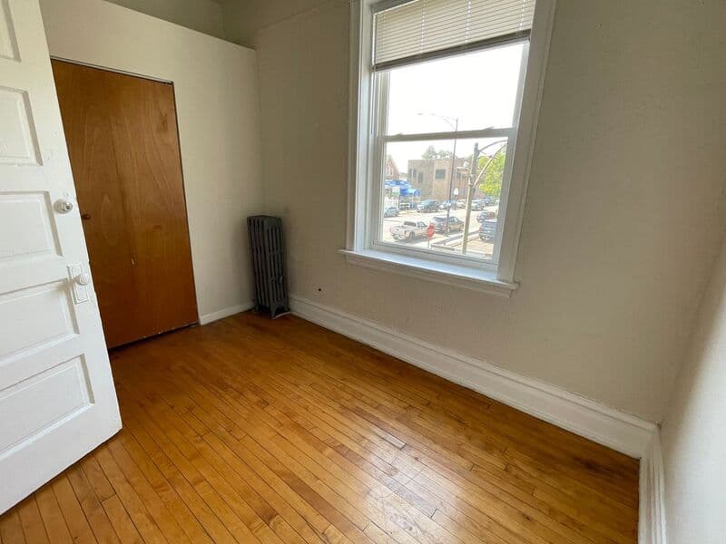 Chicago House: 4424 W. Armitage 2W