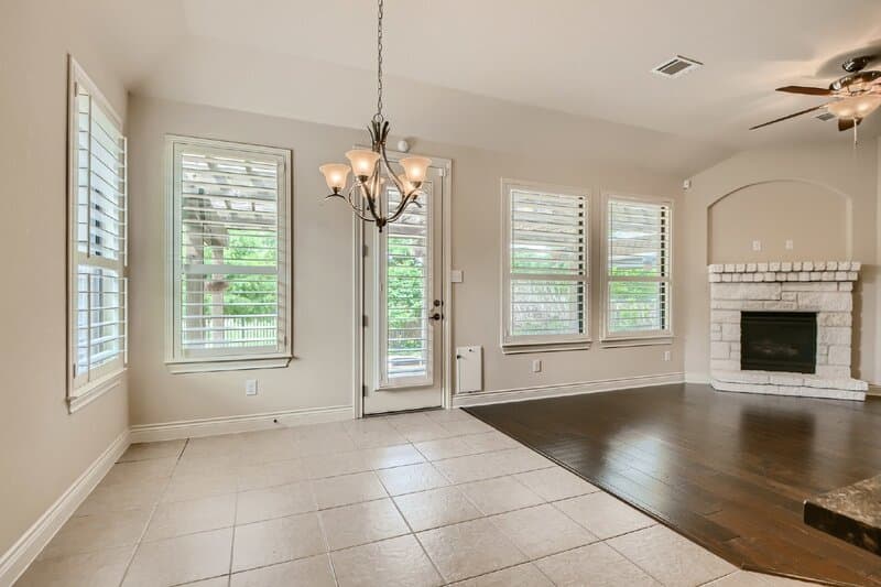 Round Rock House: 400 Entrada Way