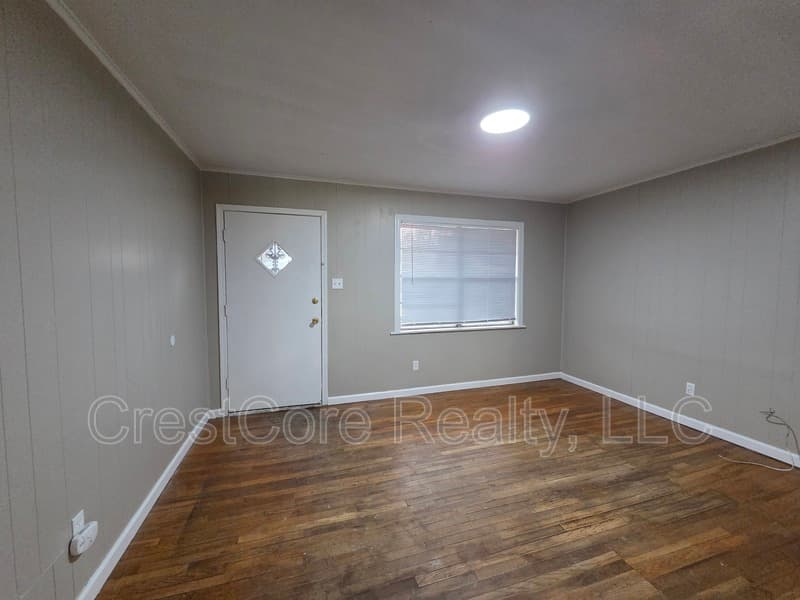 Memphis House: 4535 Beacon Hill Dr
