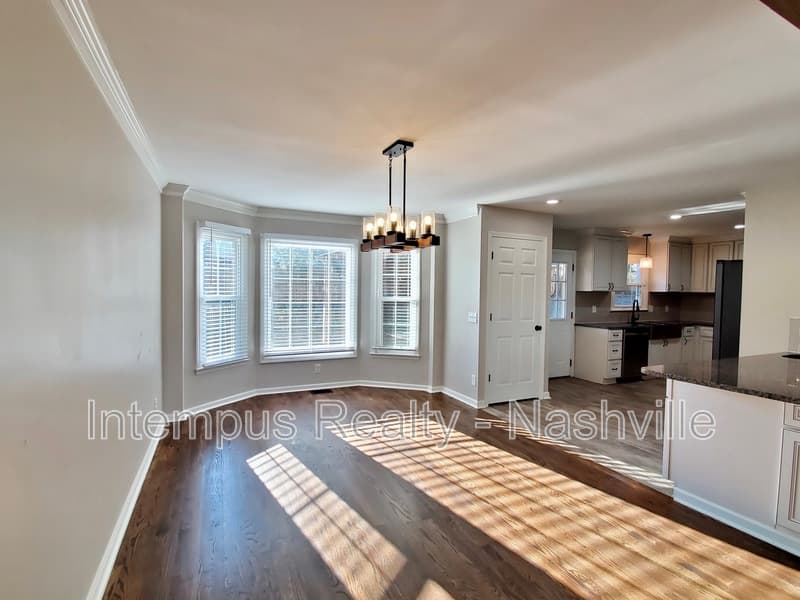Franklin House: 547 Hopewood Ct