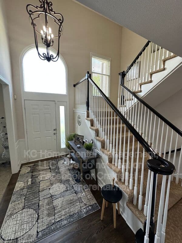 Overland Park House: 11429 W 142nd Ter