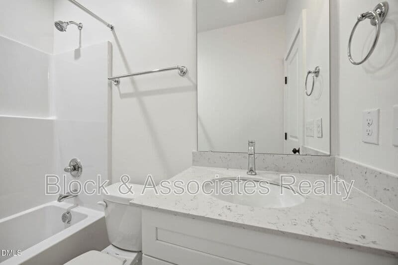 Raleigh House: 2815-101 Wilcox Place