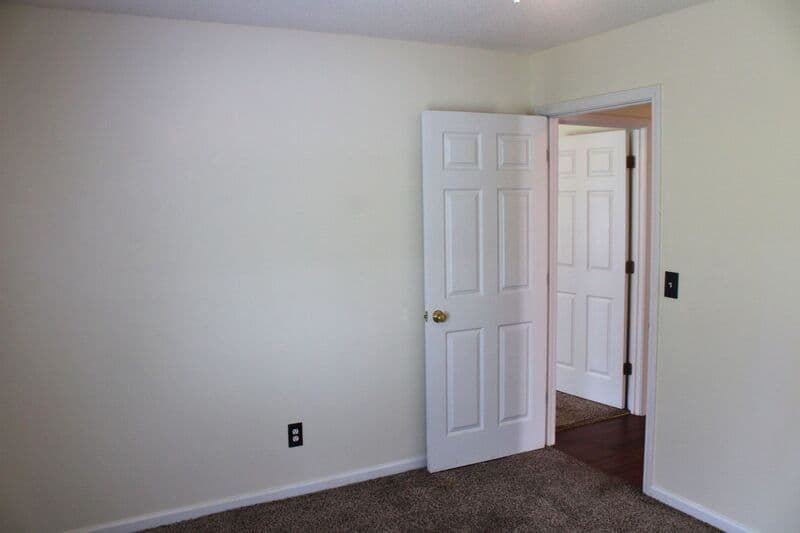 Pooler House: 132 Bluelake Blvd