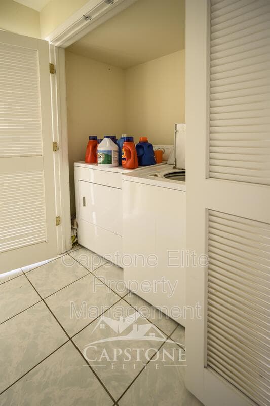Newark Condo: 161-163 Sussex Ave