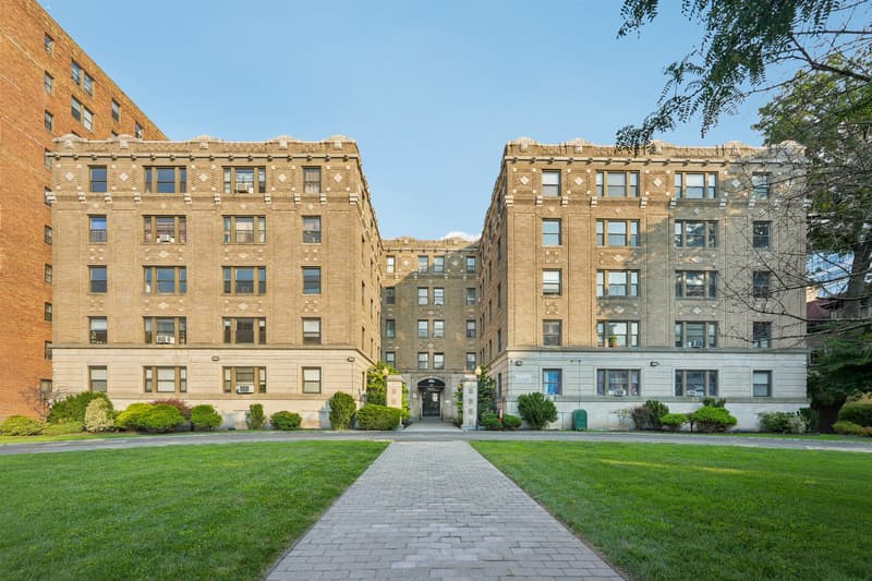 East Orange Condo: 120 S Harrison St - Apt - 37