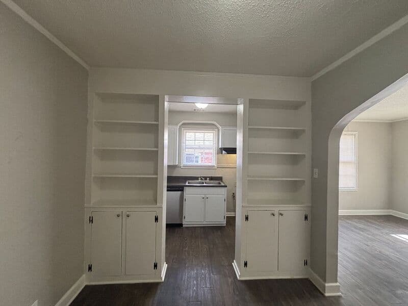 Memphis House: 2188 Jackson Ave