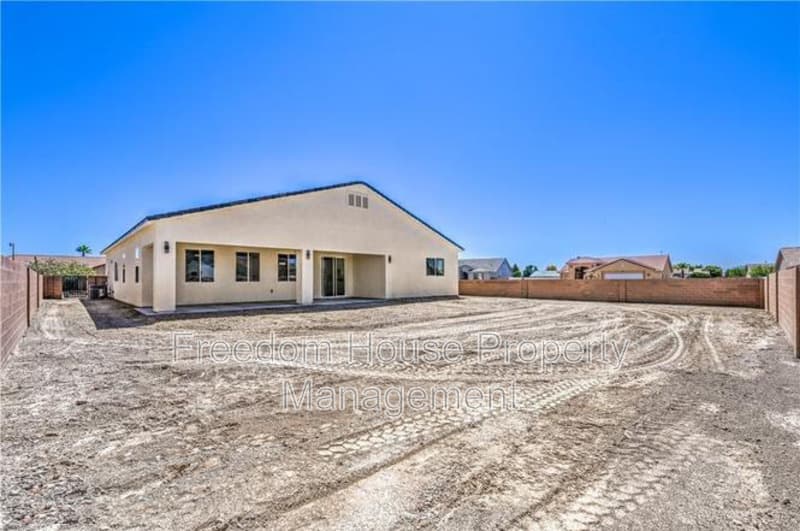 Pahrump House: 6380 Waterford Street