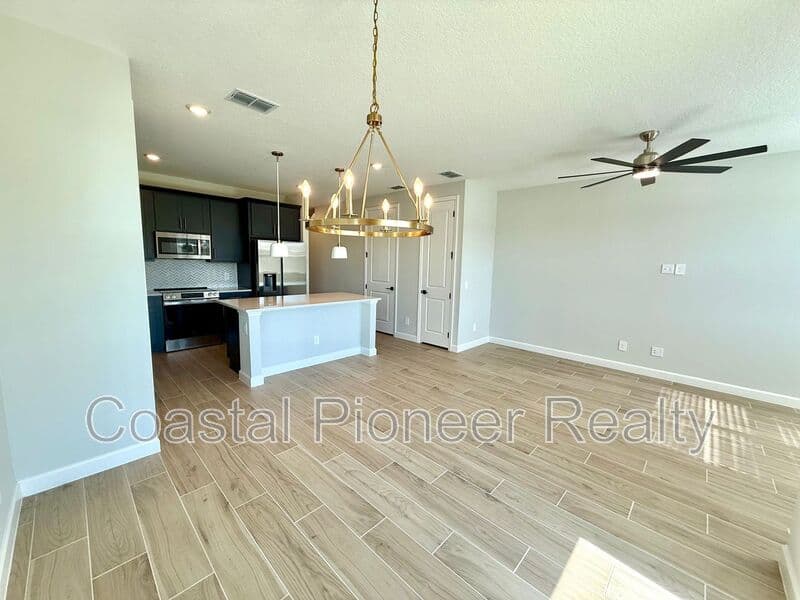 Tampa House: 7622 Deer Valley Cir