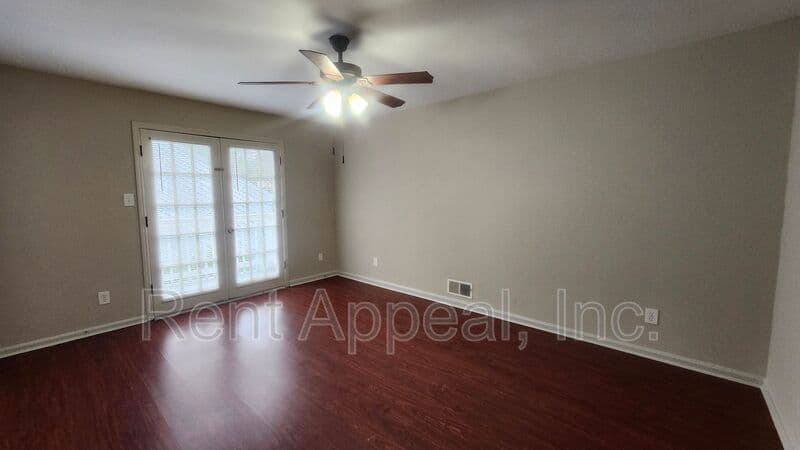 South Fulton House: 505 San Remo Ct