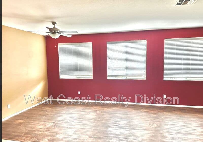 Lake Elsinore House: 18468 Hillview Lane