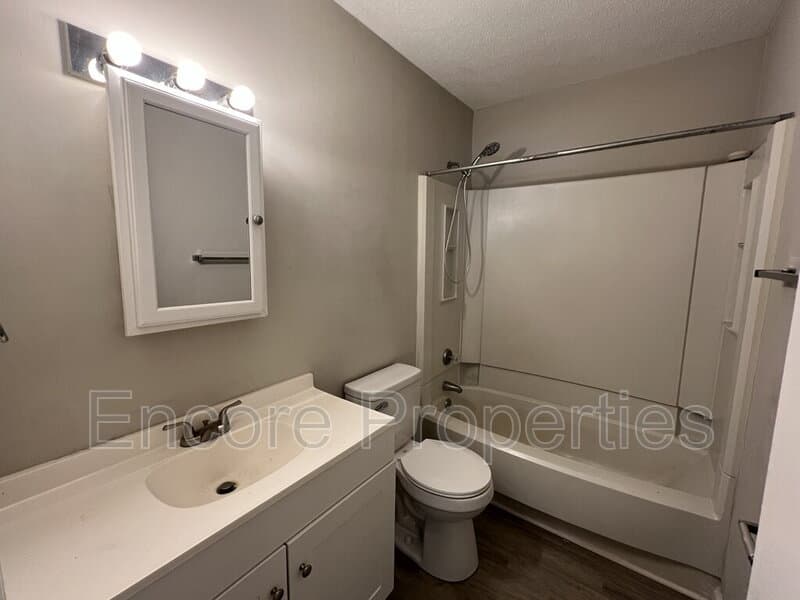 Raleigh Condo: 4826 Hollenden Road