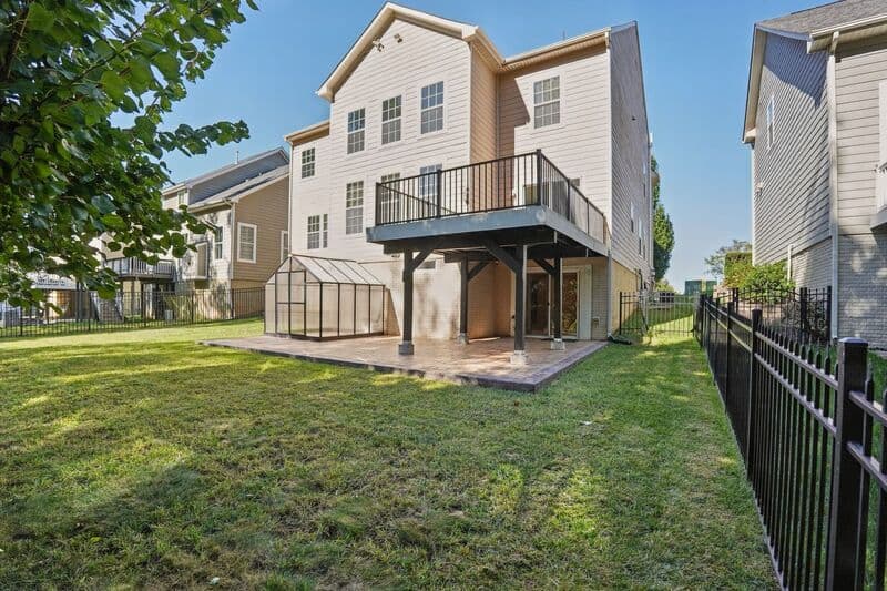 Fredericksburg House: 1100 Wright Court
