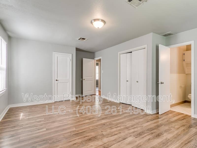 Midwest City House: 109 East Myrtle Drive