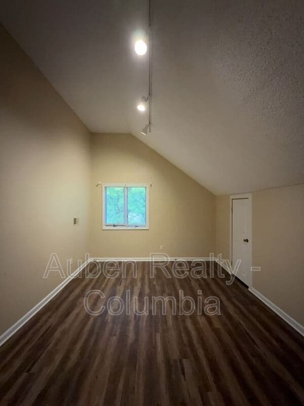 Irmo House: 108 Riverwalk Ct