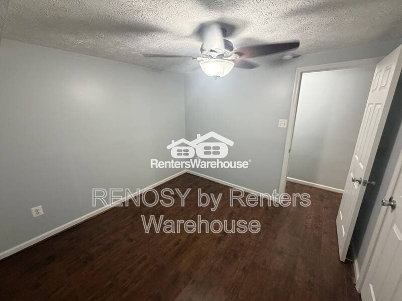Edgewood House: 907 Woodbridge