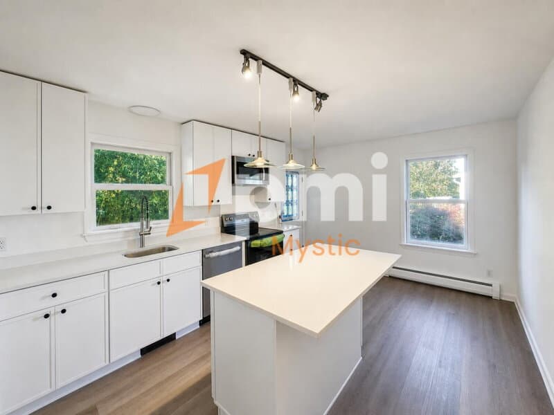 Mystic House: 106 Deerfield Ridge Dr