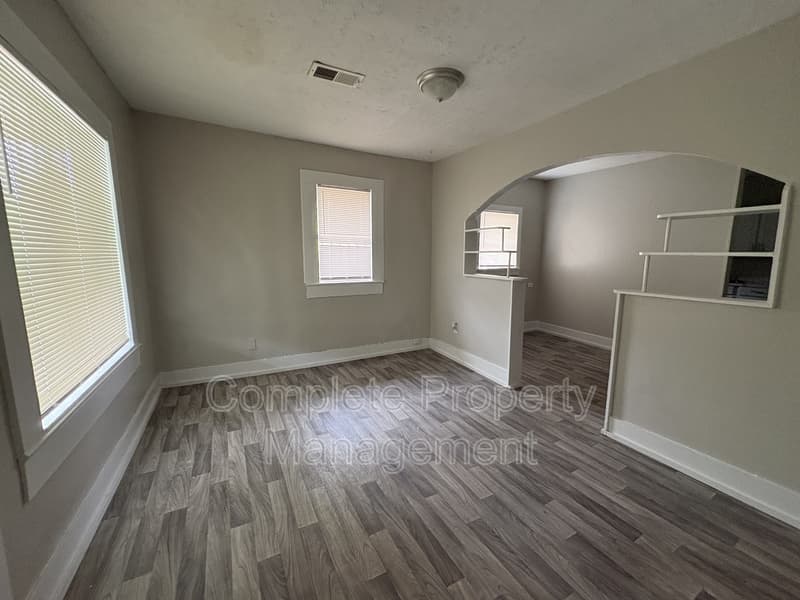 Birmingham House: 6112 Blocton Avenue