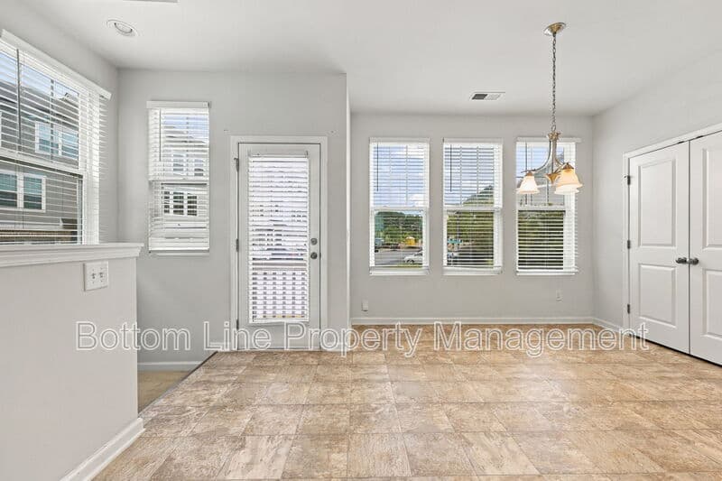 Apex Townhome: 1421 Salem Creek Dr
