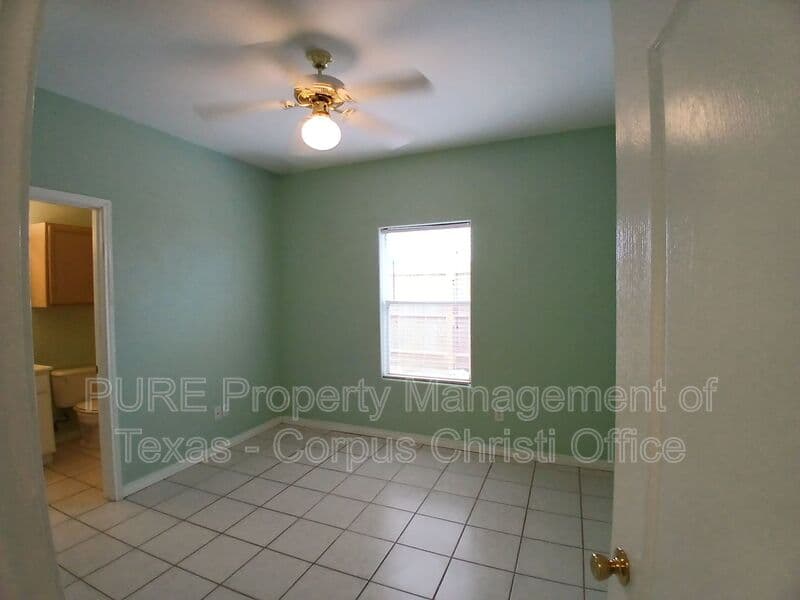 Corpus Christi House: 14006 Fortuna Bay Dr