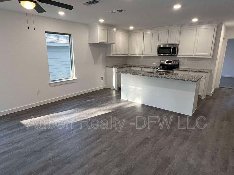 Denison House: 2524 South Fannin Avenue