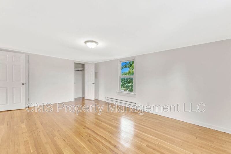 Jamesburg Condo: 37 Hooker St