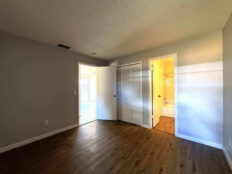 Brandon Condo: 3202 Bloomingdale Villas Court -3202