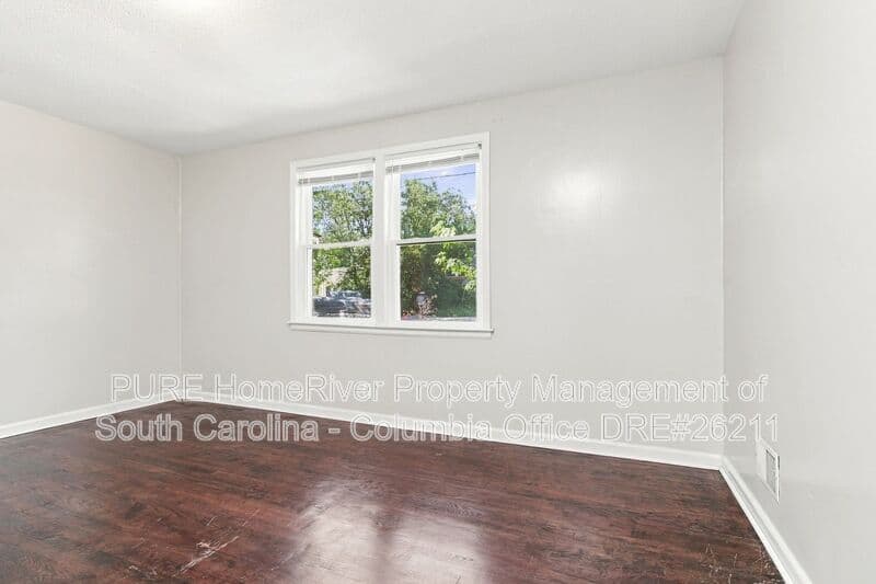 Columbia House: 3624 Live Oak St