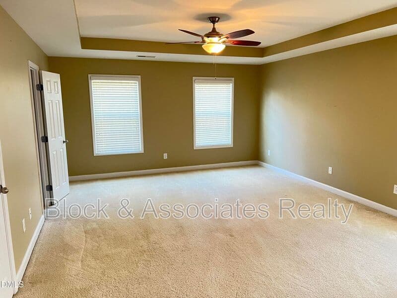 Cary House: 936 Bentbury Way