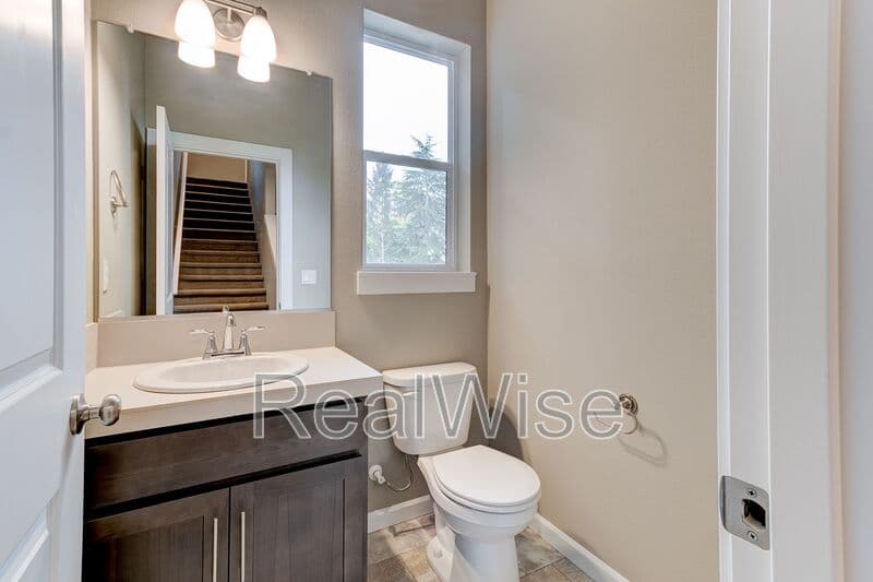 Aloha Townhome: 21303 SW Ortiz Ln