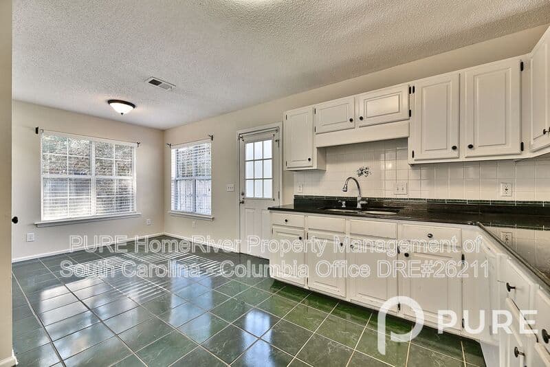 Columbia House: 312 Brook Hollow Dr