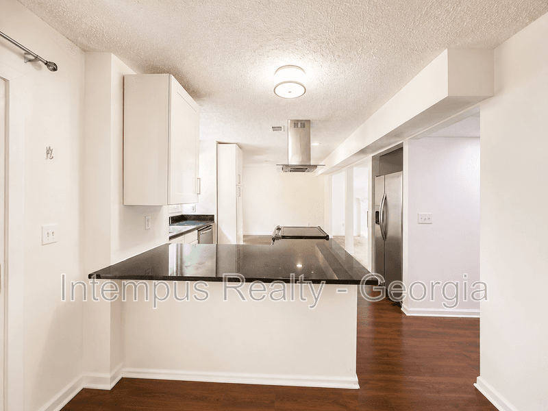 Alpharetta House: 10440 Virginia Pine Ln