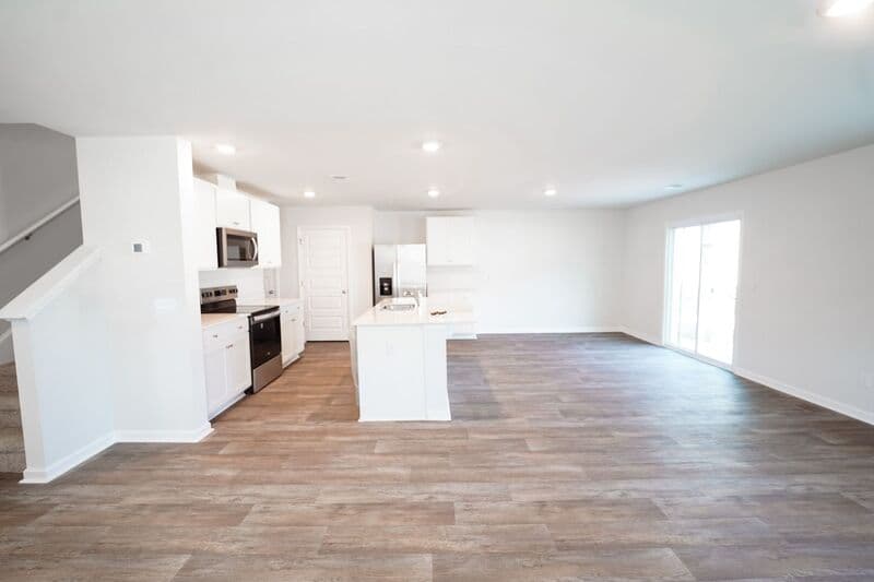 Savannah House: 112 Red Admiral Ln
