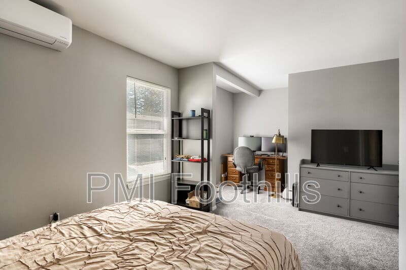 Lakewood Townhome: 5428 West 17th Avenue