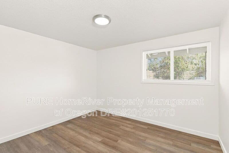 Portland Condo: 18411 E Burnside St