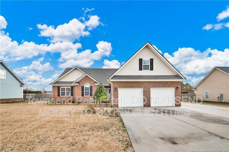 Fayetteville House: 3311 Auburn Dr
