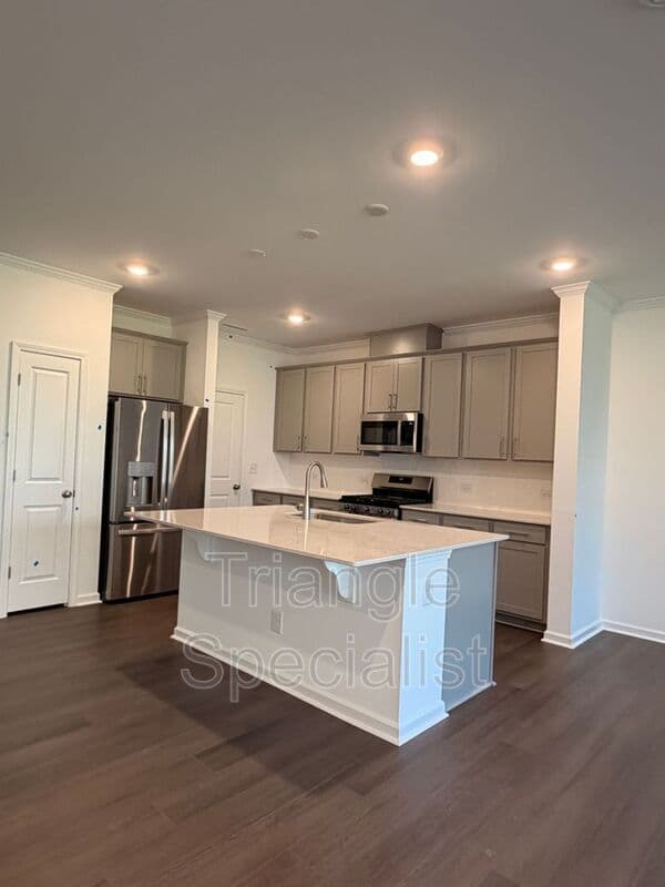 Apex House: 212 Carolina Springs Avenue