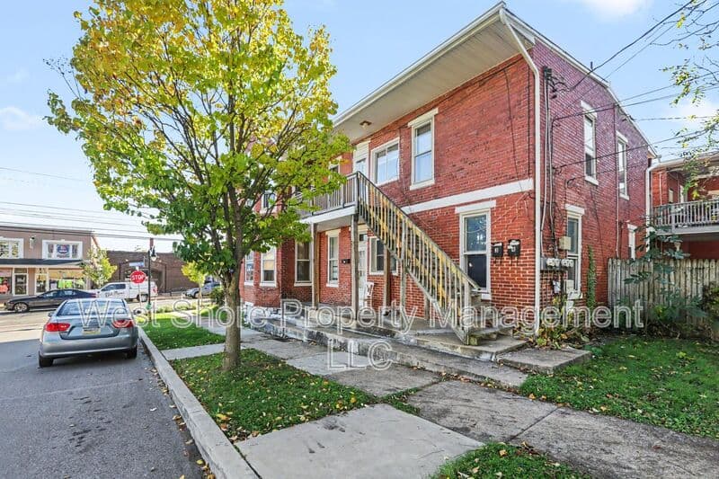 Lemoyne House: 403 Market Street
