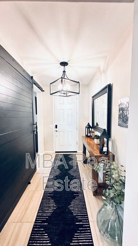 Laveen House: 6803 W Winston Dr