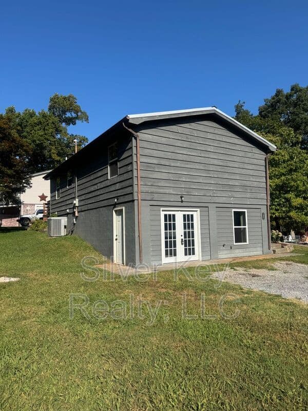 Athens House: 1603 Hutsell Drive