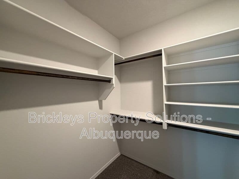 Albuquerque House: 6118 Chicago Dr SE