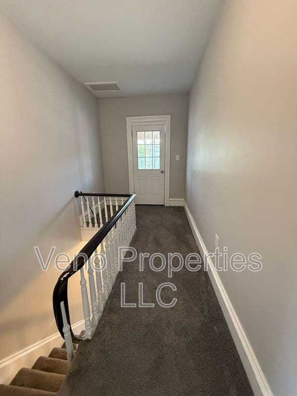 Ballston Spa House: 81 Bath St