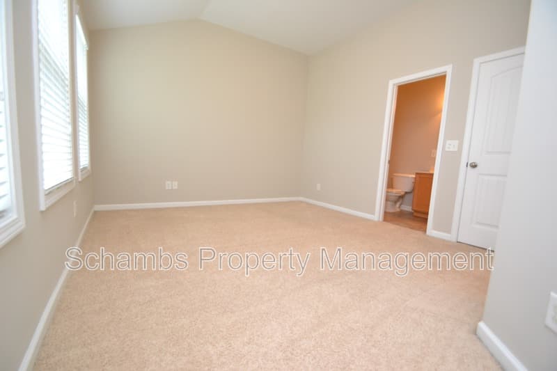 Durham House: 208 Irving Way