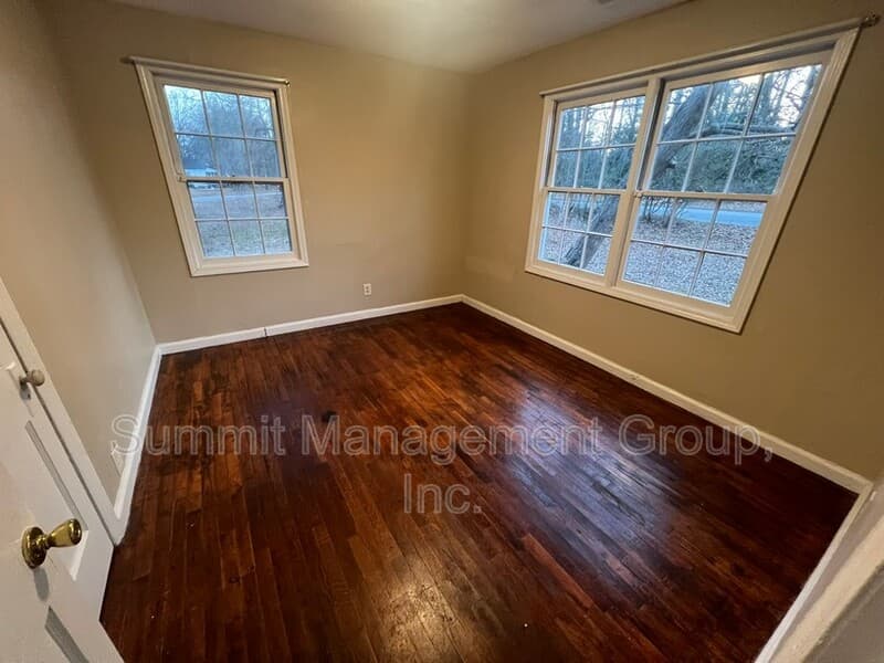 Monroe House: 313 Ash Street