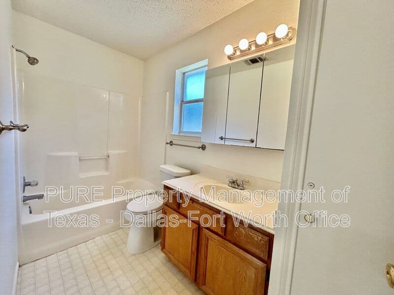 Burleson House: 824 Blue Ridge Drive