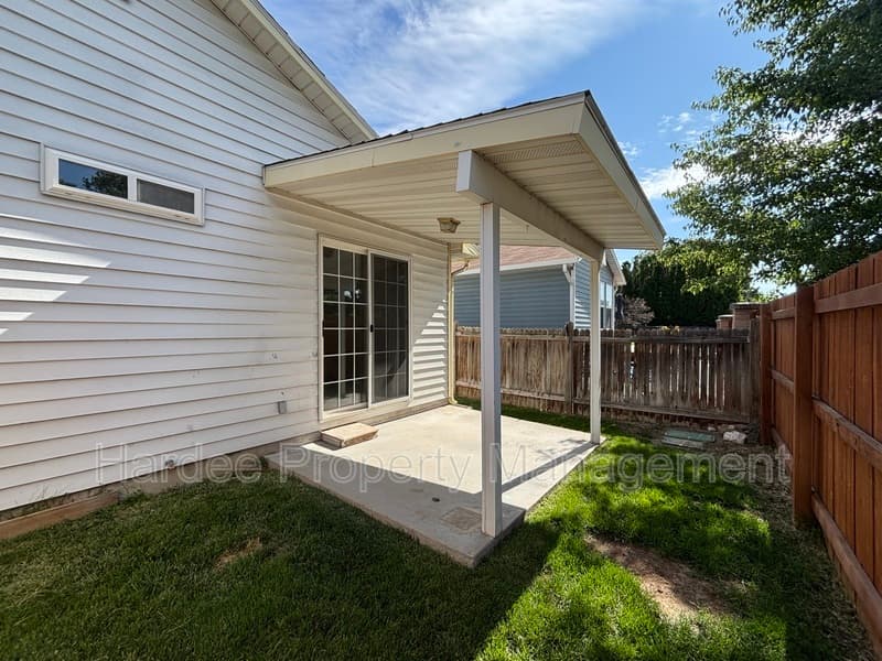 Boise House: 688 S Gamay Ln