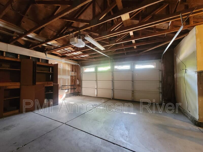 Sacramento House: 284 River Run Cir