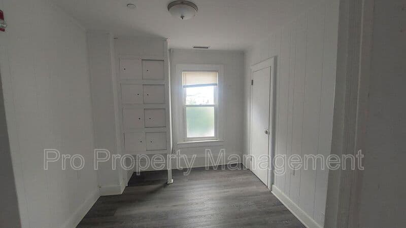 Danbury House: 4 Harmony St.