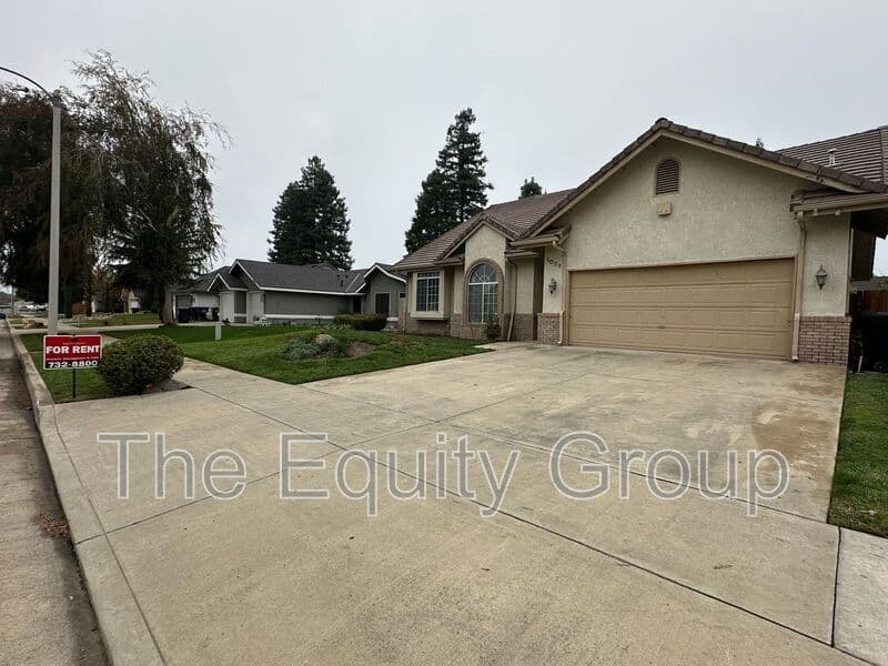 Visalia House: 1036 North Palm St