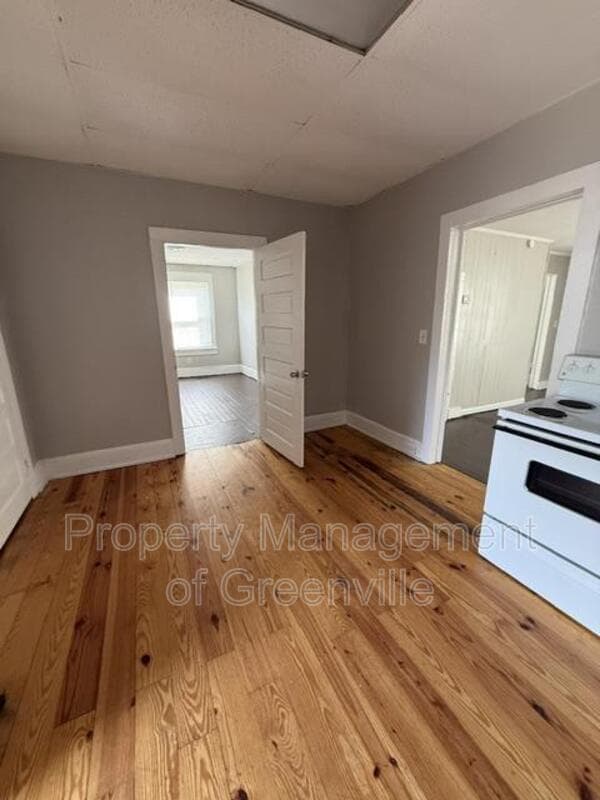 Greenville House: 33 6th Street