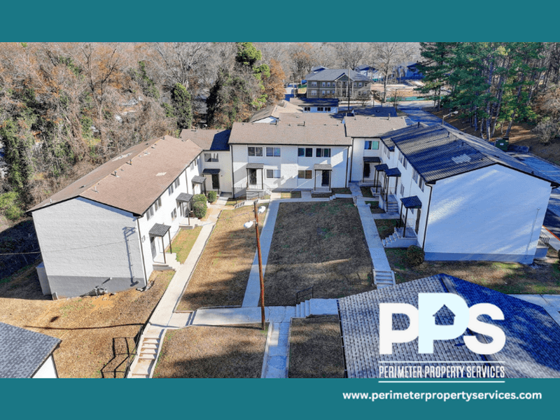 Atlanta House: 390 West Lake Avenue